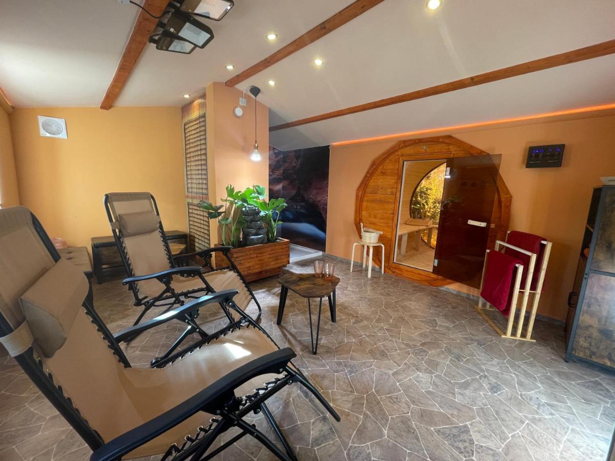 Ferienwohnung Gulfhaus, Mit Sauna Und Grossem Garten Apen Luaran gambar
