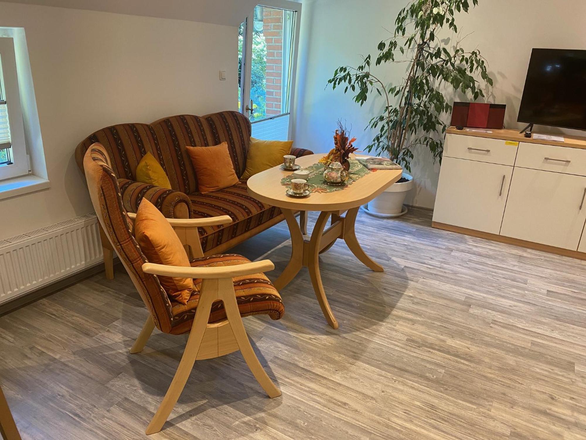 Ferienwohnung Gulfhaus, Mit Sauna Und Grossem Garten Apen Luaran gambar